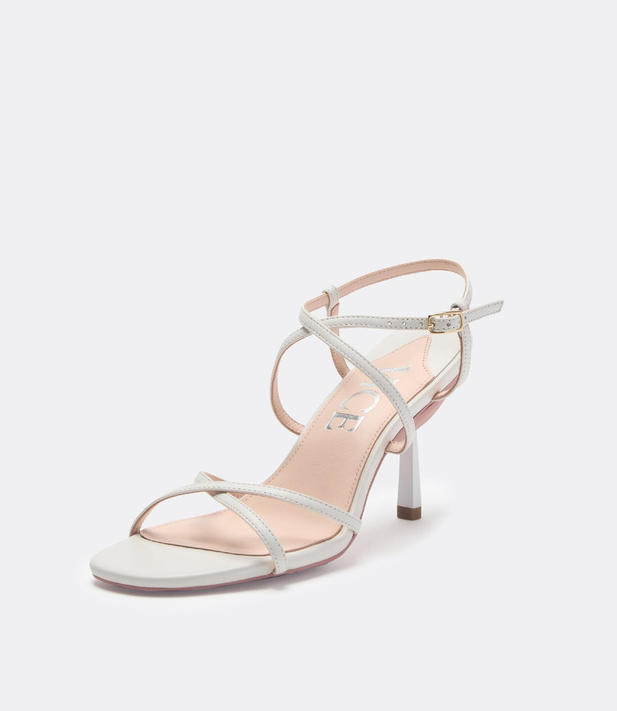 Sandalen met bandjes in wit
